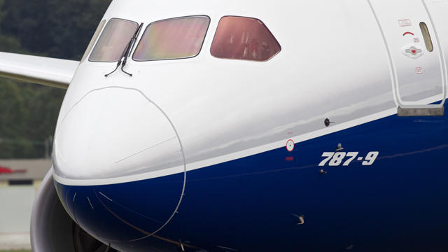 boeing-787-dreamliner.jpg 