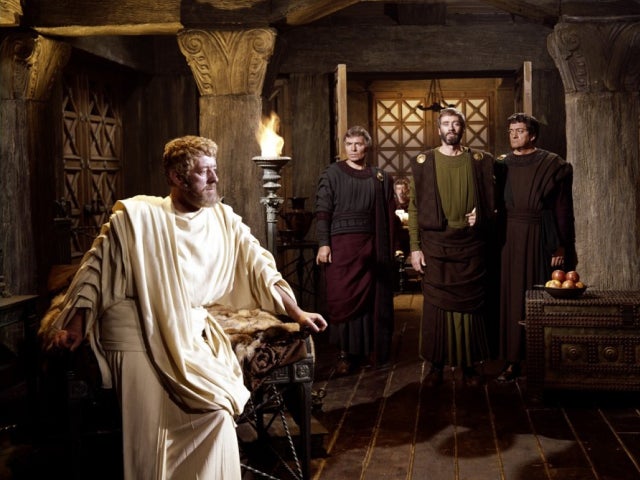 alec-guinness-the-fall-of-the-roman-empire.jpg 