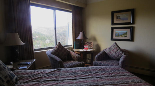 Groupon Hotel Room (Credit, Randy Yagi) 