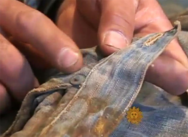 antique-denim-jeans-studs.jpg 