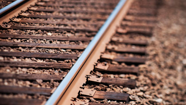 railroad-train-track.jpg 