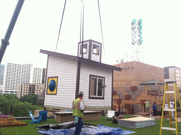 make-a-wish-playhouse-craned-off-e28098cco-rooftop-1.jpg 
