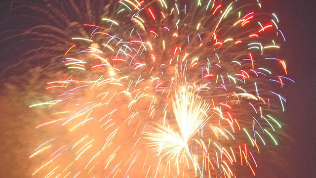 fireworks_71369825.jpg 