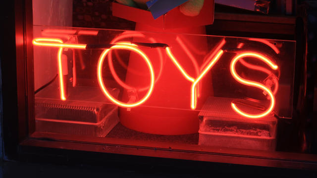 toy-store.jpg 