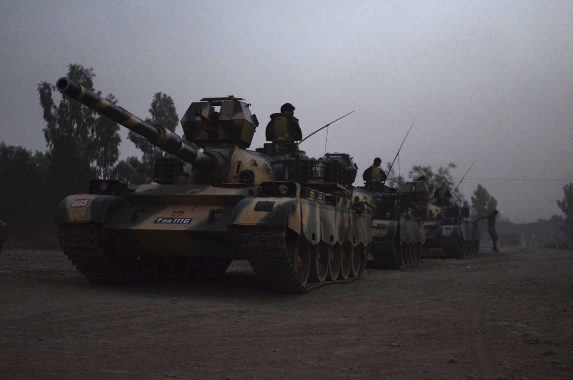 Pakistan launches assault in Taliban stronghold - CBS News