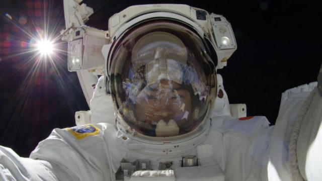 astronaut.jpg 