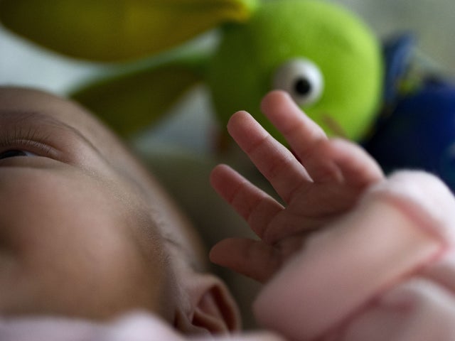 Parental leave: 5 reasons U.S. lags other countries 