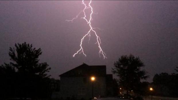 lightning-in-bustleton.jpg 