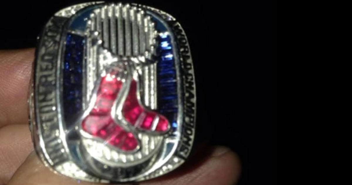 Pictures of the Red Sox World Series championship rings : r/baseball