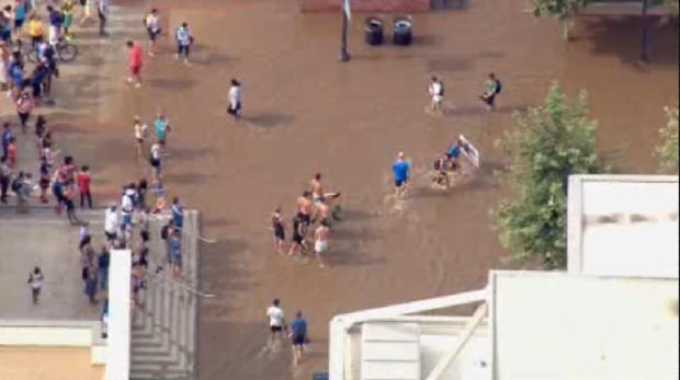 students-on-flooded-ucla-campus.jpg 