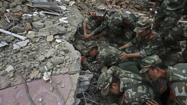 Earthquake cripples southwest China 