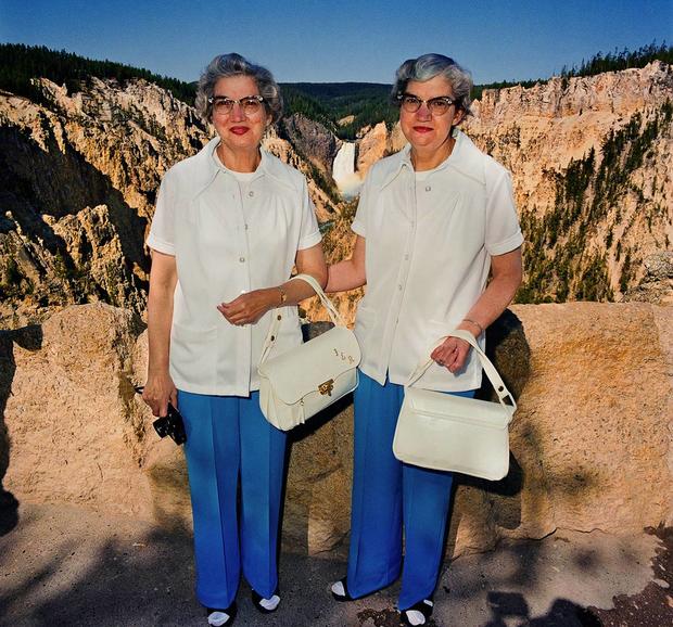 twins-with-matching-outfits-at-lower-falls-overlook-yellowstone-national-park-wy-19802.jpg 