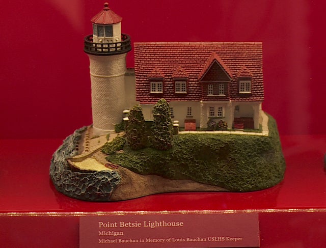 point20betsie20lighthouse20replica20cbs20news.jpg