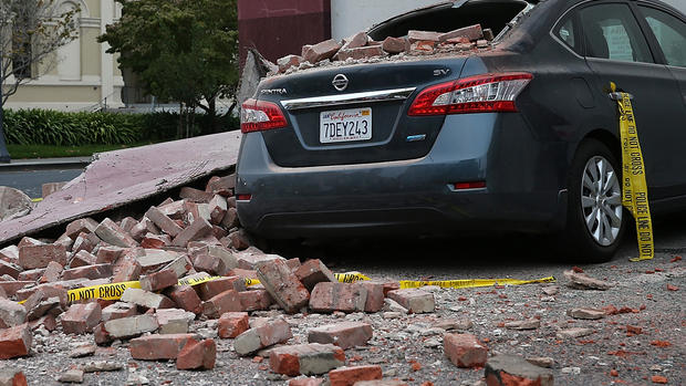 Strong earthquake knocks Napa Valley 