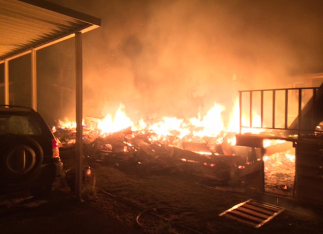 napa-earthquake-peter-roney-mobile-home-fire-02.jpg 
