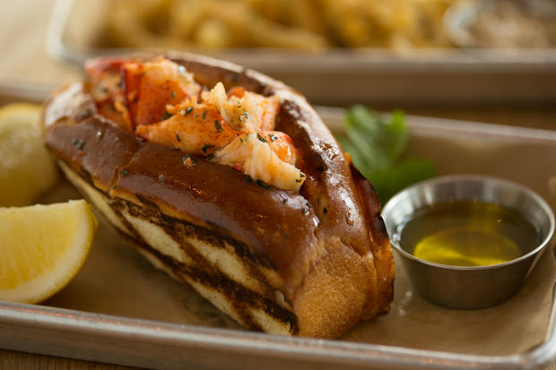 lobster roll - EMC Seafood 
