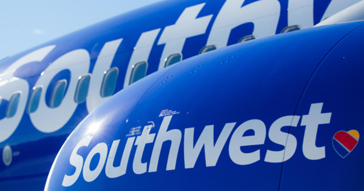 Southwest pilot climbs through cockpit window to unlock plane just before flight