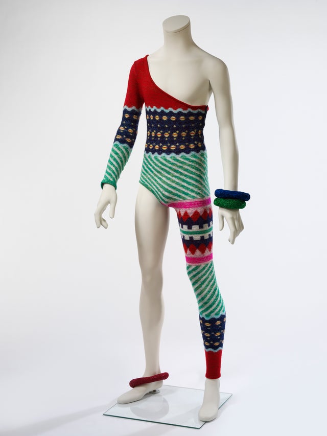 0efb717knitsuit.jpg 