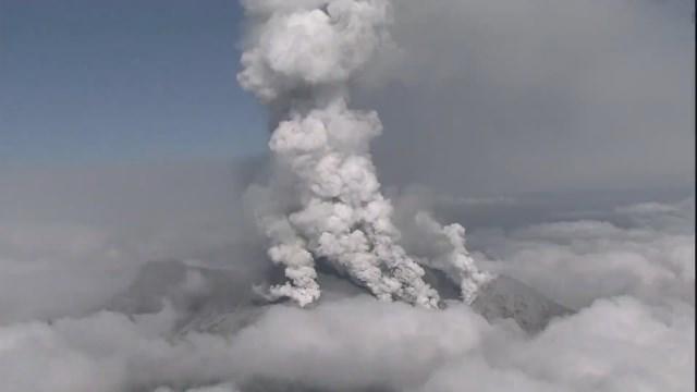 volcano-plume.jpg 