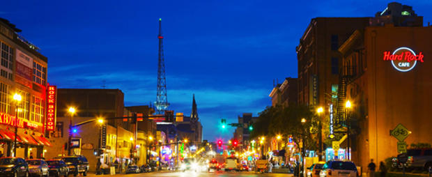 Downtown Nashville cityscape in the evening 610 header 