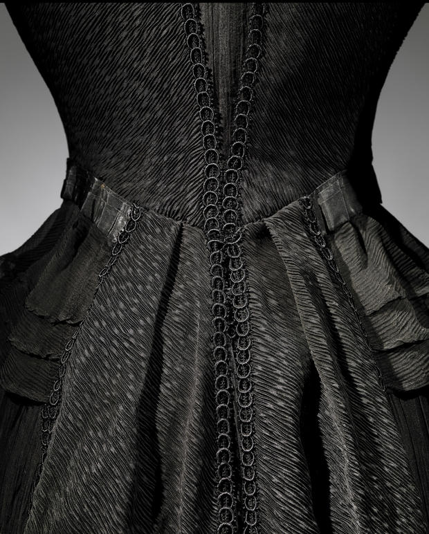0064-mourning-dress-detail-1902-1904.jpg 