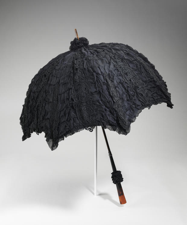 00910-mourning-parasol-1895-1900.jpg 