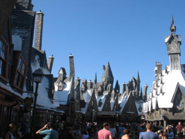 Harry Potter Village, Universal Orlando (Credit, Randy Yagi) 