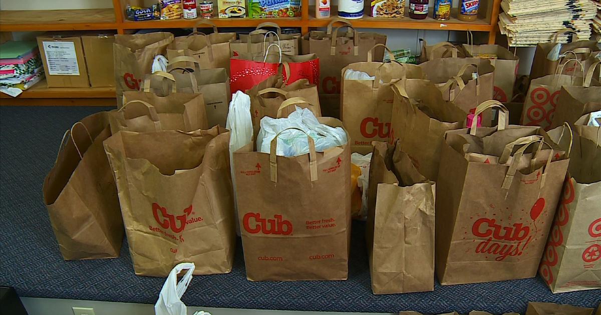 St. Paul students and police donate a ton of food, literally - CBS Minnesota