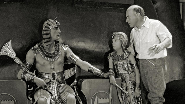 cecil-b-demille-on-set-ten-commandments-1923-promo.jpg 