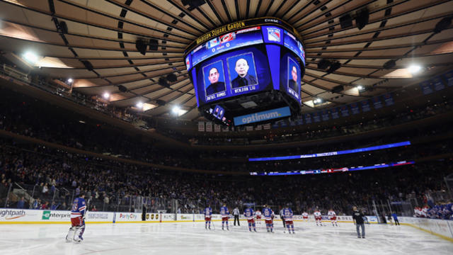 rangers-moment-of-silence-slain-nypd-officers.jpg 