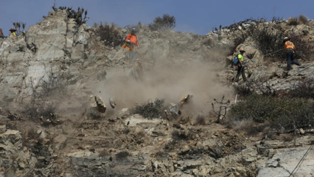 caltrans-workers-along-pch.jpg 