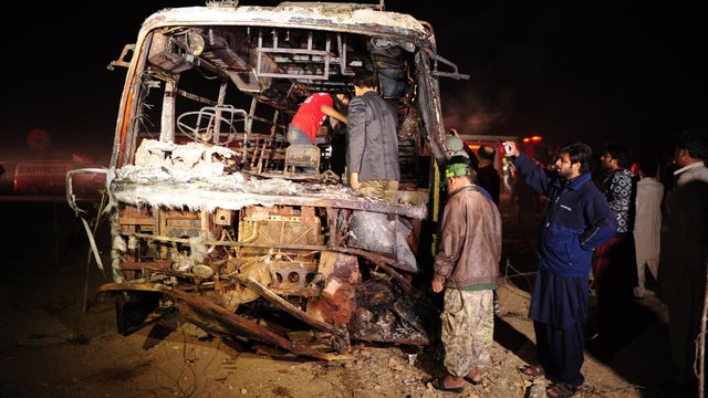 pakistan-bus-accident.jpg 