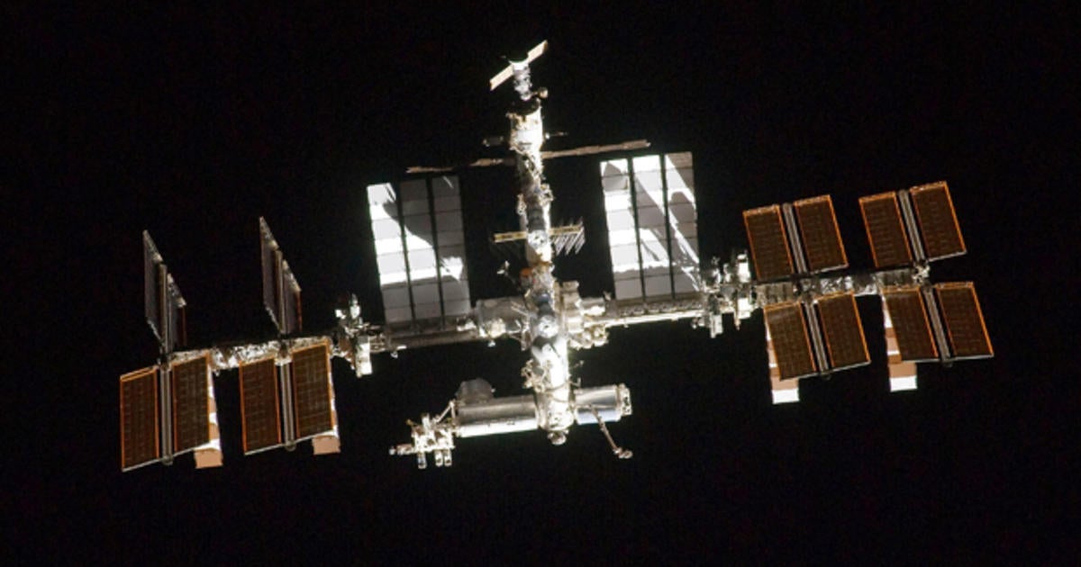 U.S. part of space station evacuated - CBS News