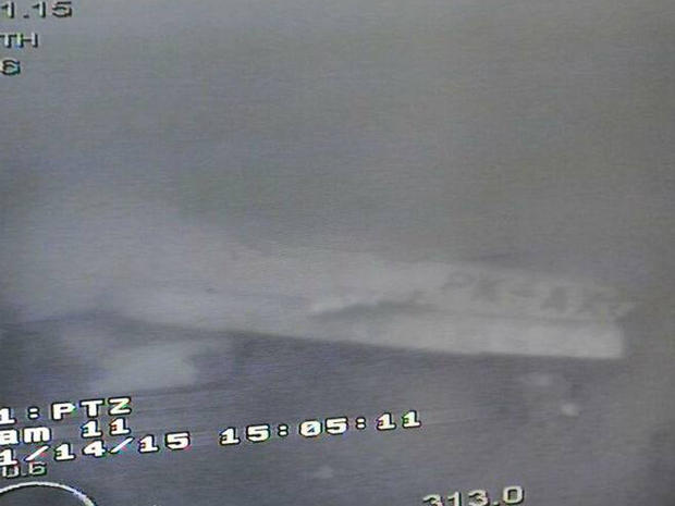 AirAsia Flight 8501 fuselage seen in Java Sea 