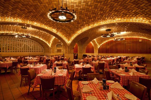 WINS ICONIC FOOD: Grand Central Oyster Bar 