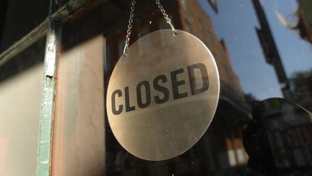 store-closed-sign.jpg 