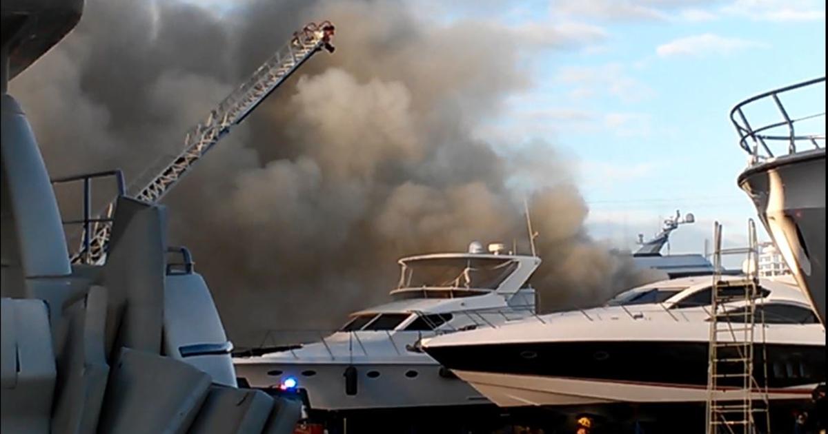 yacht on fire fort lauderdale