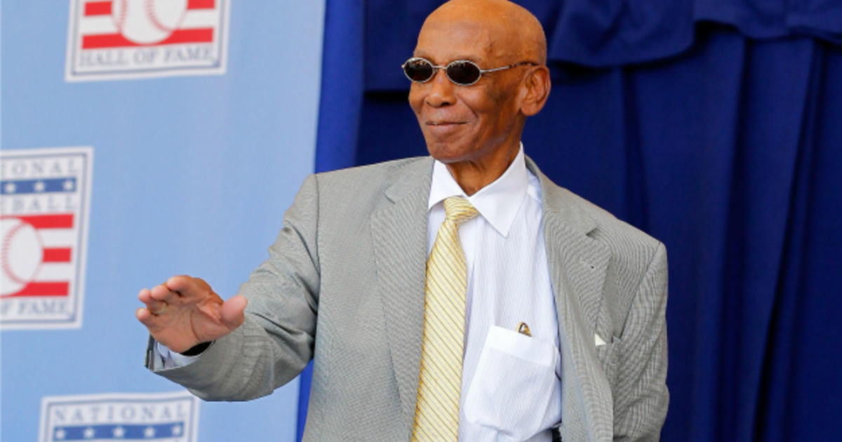 Judge rules Ernie Banks' will leaving everything to caretaker Regina Rice  is valid - ABC7 Chicago