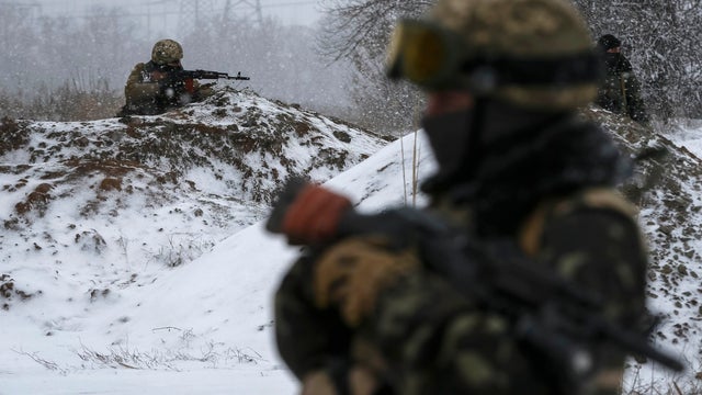 Ukrainian armed forces take their position near Debaltseve 
