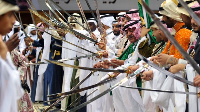 saudi arabia sword dance 