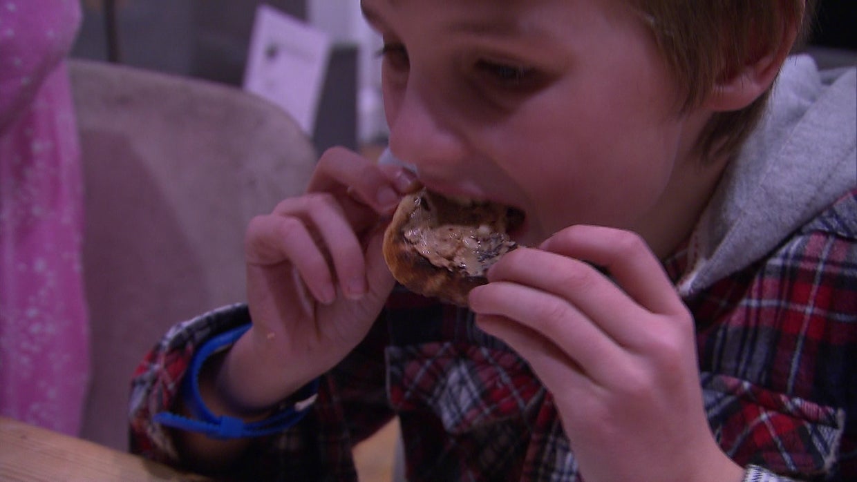 Exposing infants to peanuts lowers risk of allergy, says study CBS News