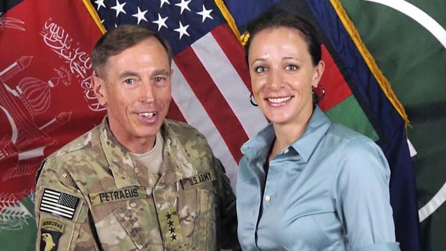 ctm0304petraeus-plea-deal353311640x360.jpg 