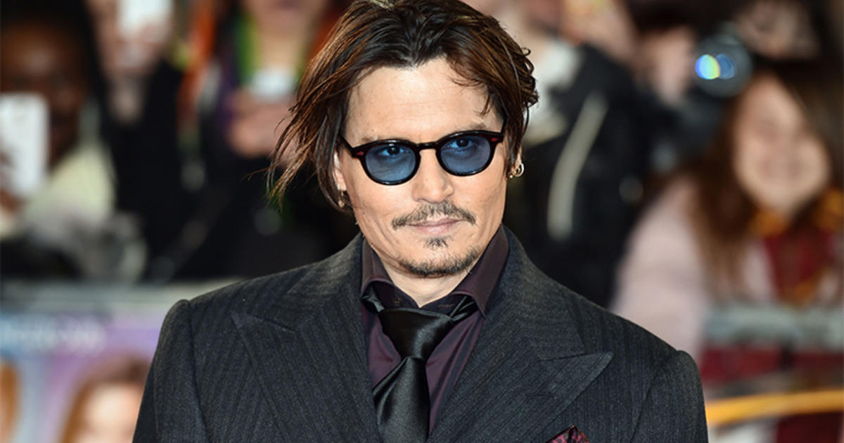 Johnny Depp Makes Appearance On Disneyland S Pirates Of The Caribbean Ride Cbs Los Angeles