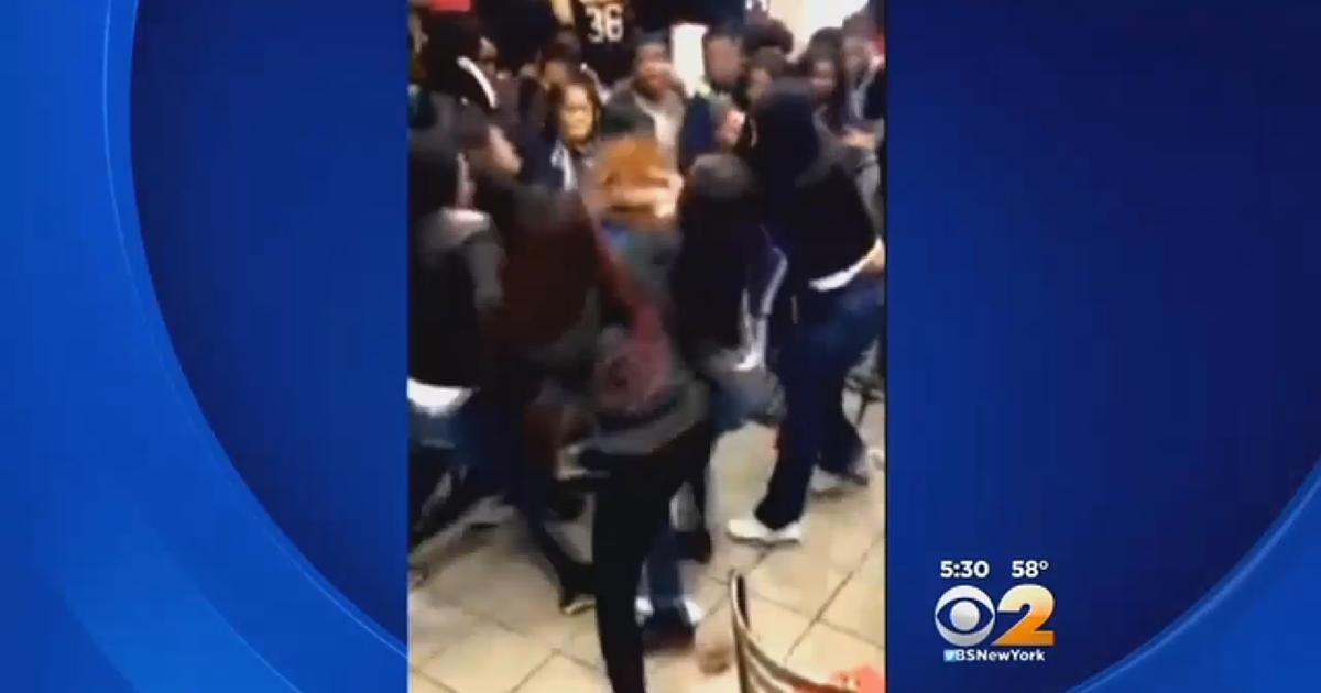 Video Shows Brutal Beating Of Teen In Brooklyn Mcdonalds Cbs News