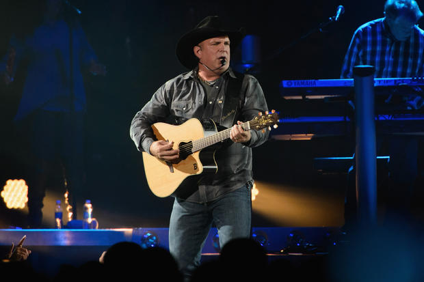 ACM Award Nominations, Entertainer of The Year - Garth Brooks 