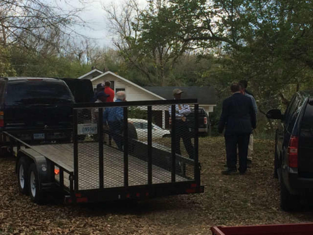 Body Of African American Man Found Hanging In Mississippi Cbs News