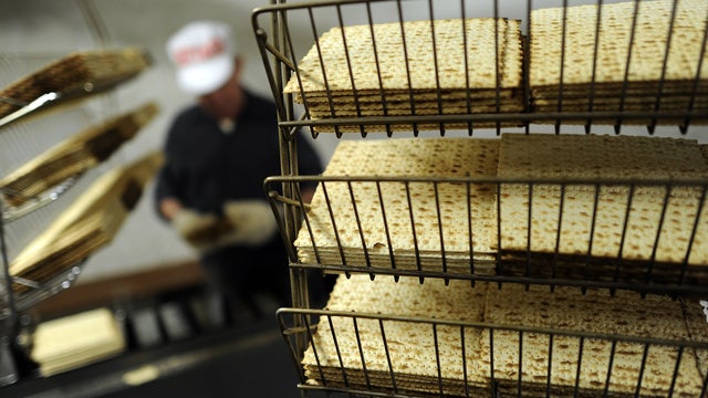 streits-matzo-factory-promo-145308040-1.jpg 