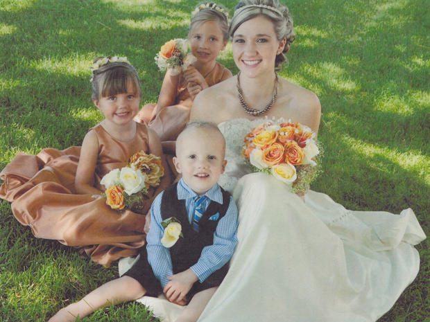 Ashley Fallis and her chiuldren at her wedding to Tom Fallis 