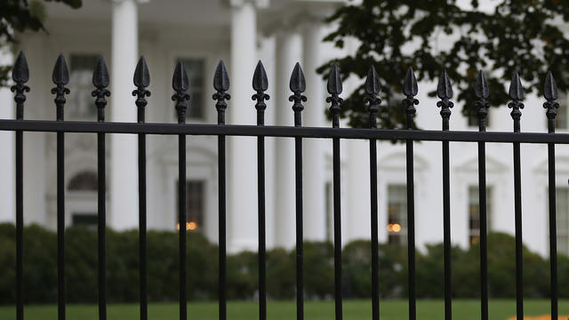 white-house-fence-457712478.jpg 