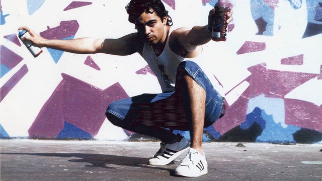 kel1stkneeling-at-graffiti-wall-of-fame-2003.jpg 